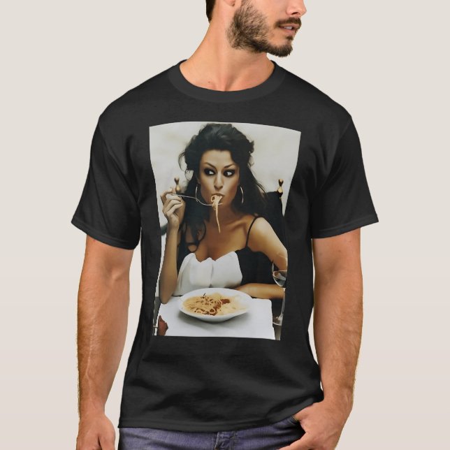 Girl Eating Spaghetti - Sophia Loren T Shirt (Framsida)