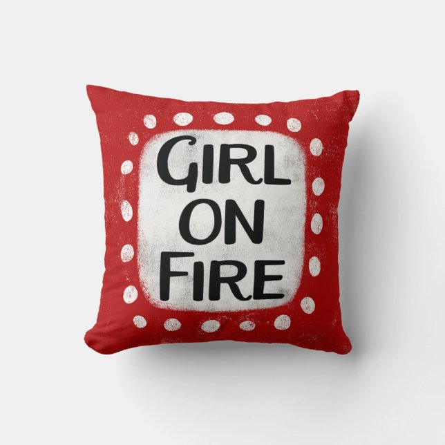 Girl on Fire Dekorativ kudde (Framsida)
