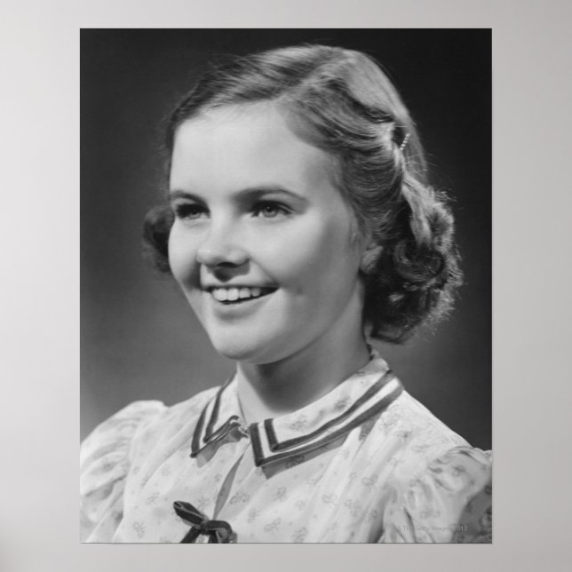 Girl Posing in Studio Poster (Framsidan)
