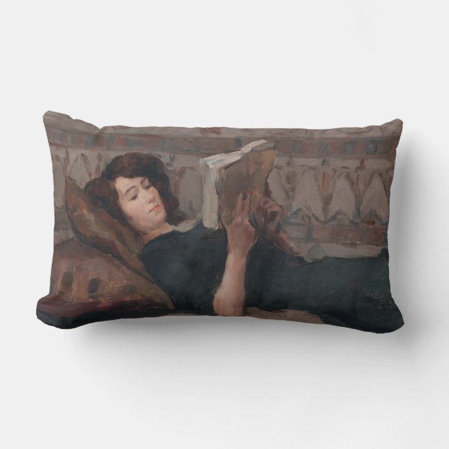 Girl Reading a Bok (Reclining on a Divan) Lumbarkudde (Framsida)