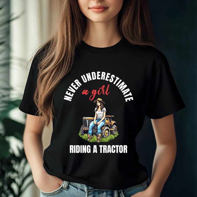 Girl Riding a Tractor Design T Shirt (Skapare uppladdad)