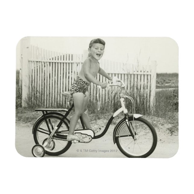 Girl Riding Bicycle Magnet (Horisontell)