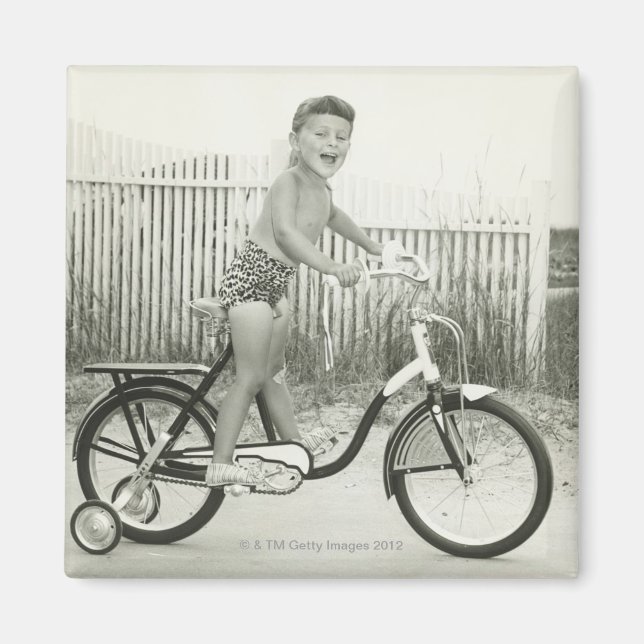 Girl Riding Bicycle Magnet (Framsidan)