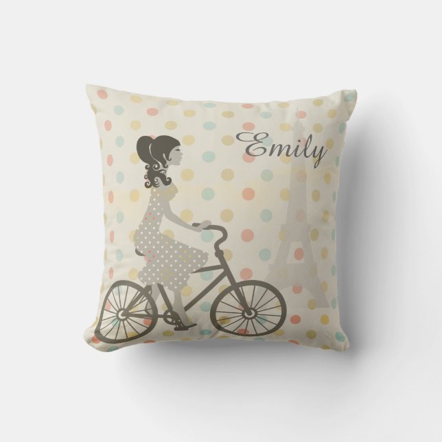 Girl Riding Bike i Paris Polka Dot Personlig Kudde (Framsida)