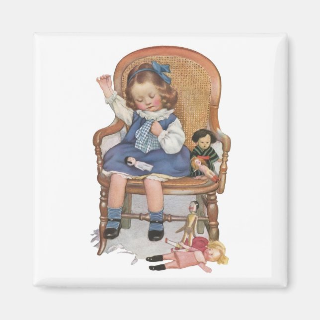 Girl Sewing Dollies Magnet (Framsidan)