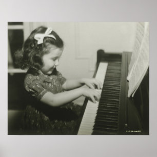 Girl Spela Piano Poster
