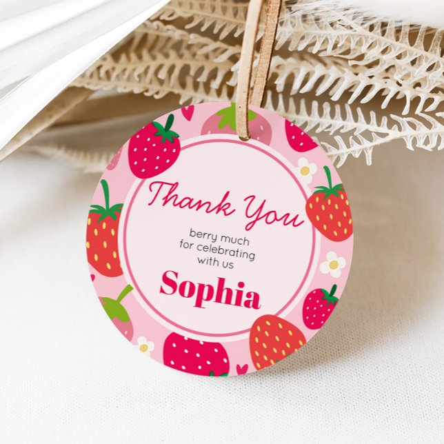 Girl Strawberry Berry First Födelsedagsfest Round Gåvor Etiketter (Strawberry Berry First Birthday Party Round Favor Tags)