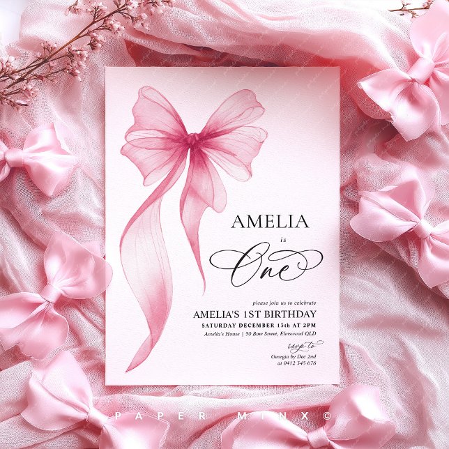Girls 1st birthday pink bow coquette  inbjudningar (Amelia is One! Pink Bow 1st birthday invitation)