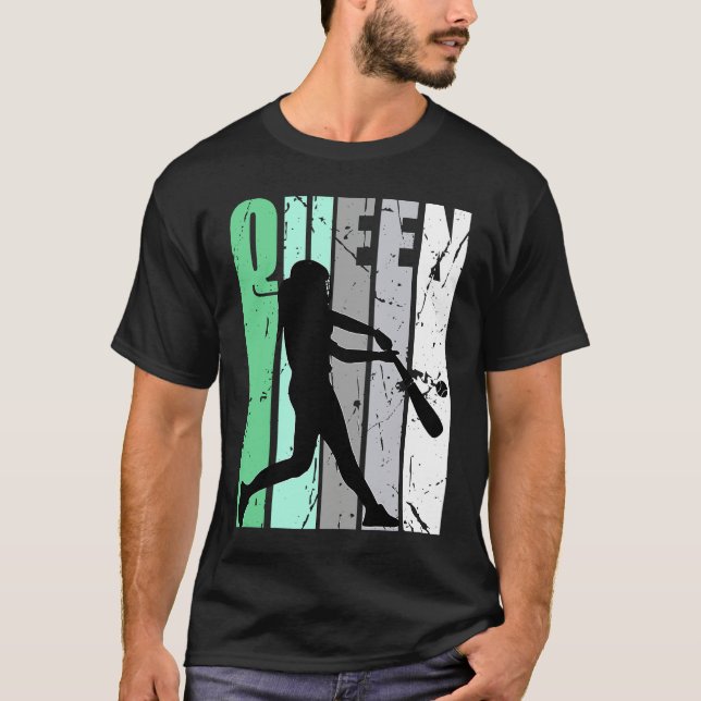 Girls Baseball Queen Softball Retro Graphic Green T Shirt (Framsida)