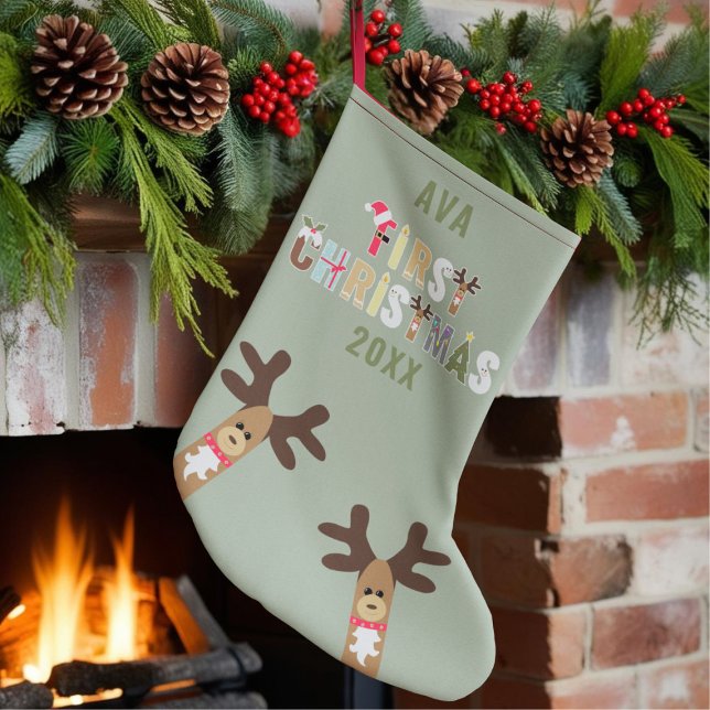 Girls Cute Reindeer Grönt Första julklapp Liten Julstrumpa (A cute 1st Christmas Stocking. Just add your little one's name and year.)