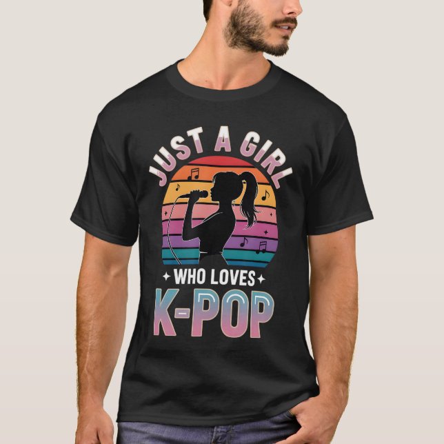 Girls KPop friends T Shirt (Framsida)