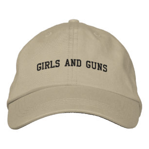GIRLS och GUNS Broderad Keps