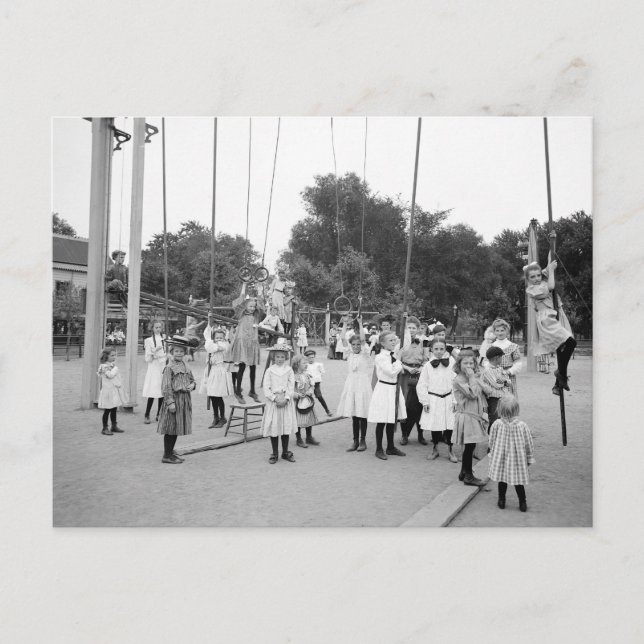 Girls Playground, 1905 Vykort (Framsida)
