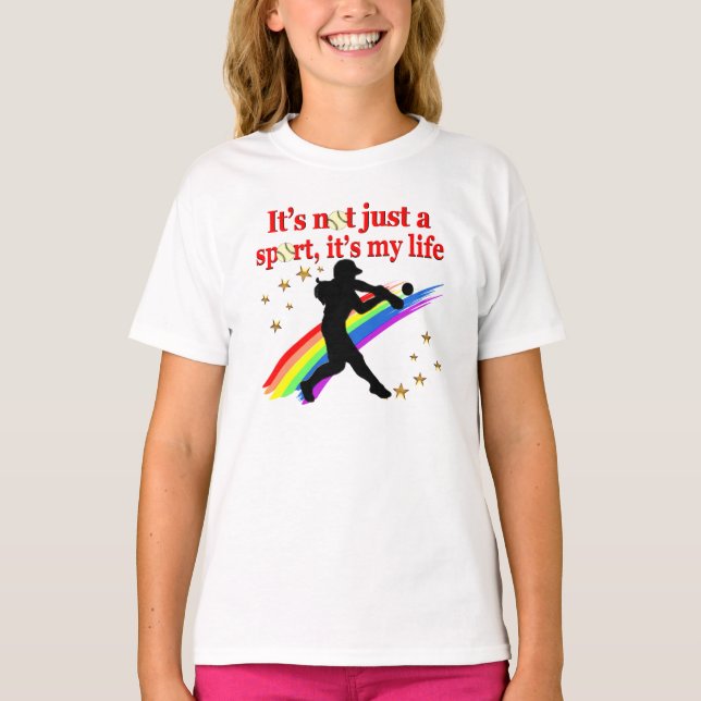 GIRLS SOFTBALL RED RAINBOW INSPIRATIONAL DESIGN T-SHIRT (Framsida)