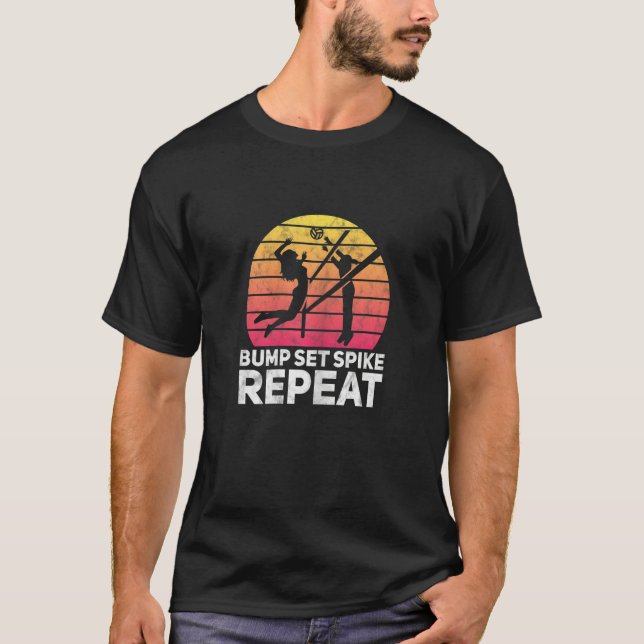 Girls Volleyball Bump Set Spike Repeat Retro Vinta T Shirt (Framsida)