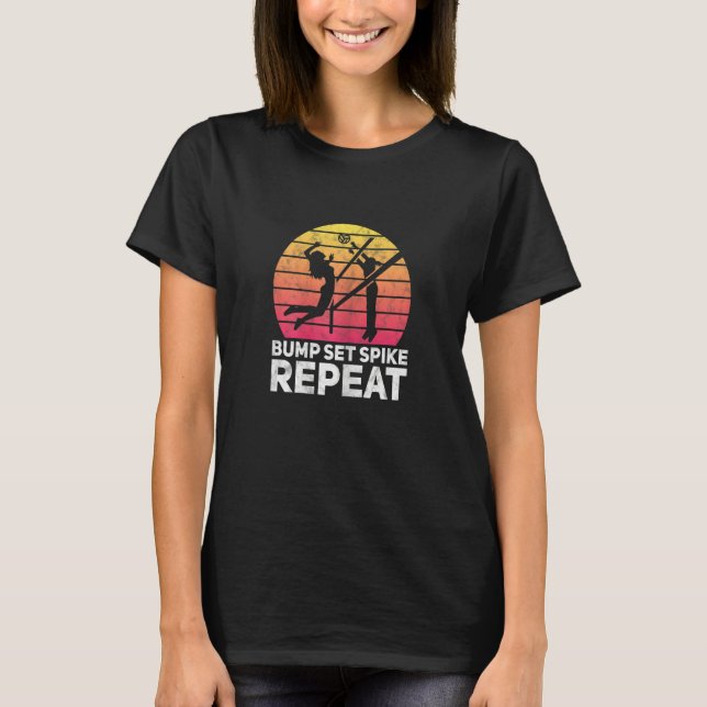 Girls Volleyball Bump Set Spike Repeat Retro Vinta T Shirt (Framsida)