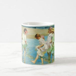 Girls Walking i Vatten vid Seaside Kaffemugg