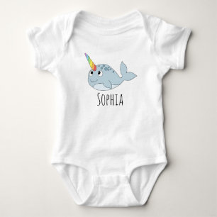 Girls Whimsical Rainbow Narwhal Tecknad och Namn T Shirt