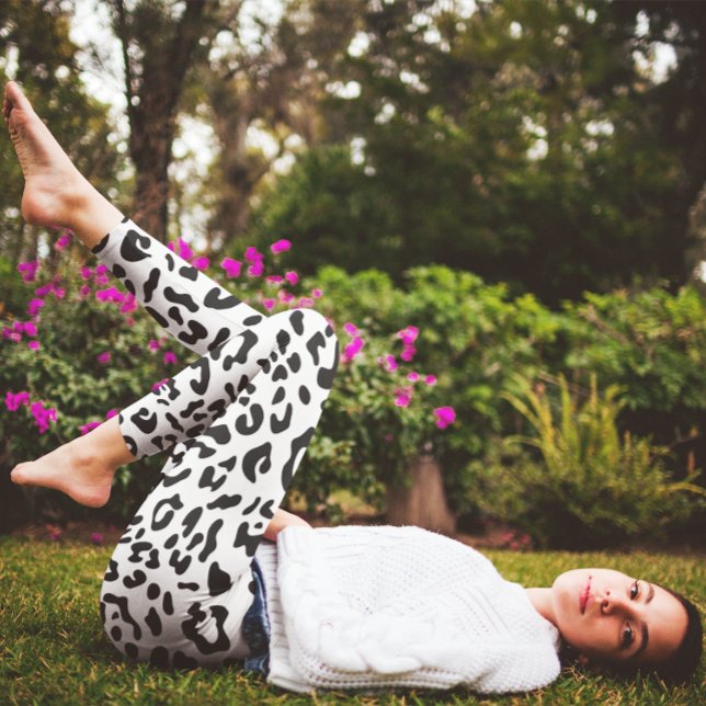 Girly Black and White Leopard Spot Leggings (Skapare uppladdad)
