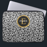 Girly Black Guld Leopard Monogram Laptop Fodral<br><div class="desc">Ett svart och vitt leopard mönster med ett monogram för guld och svart elegant dekorerar detta laptop sleeve. Anpassa den för dig själv eller för en gåva! Designad av Blackberry Boulevard.</div>