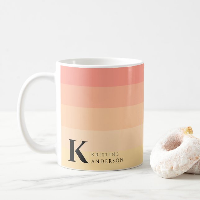 Girly Chic Gentle Peach Ombre Classic Monogram Kaffemugg (Med munk)