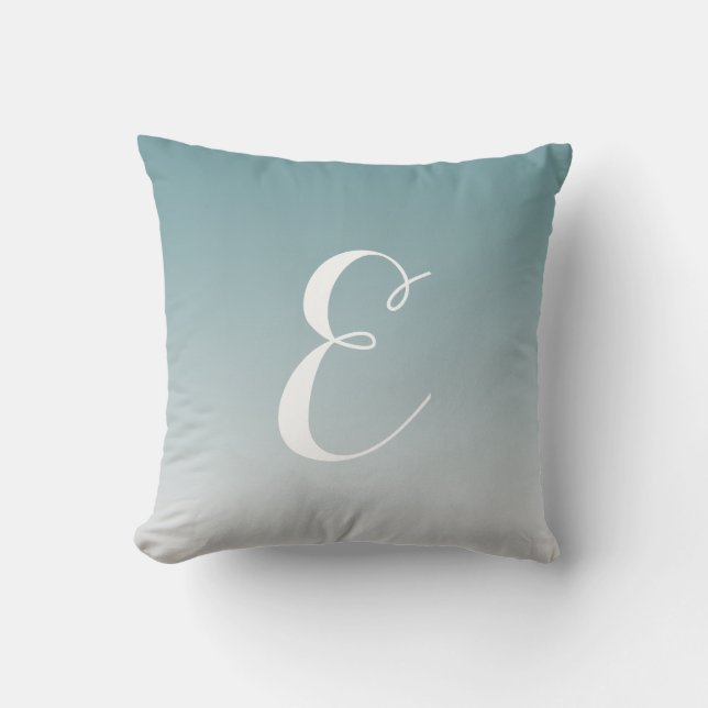 Girly Modern Teal Ombre Anpassningsbar Monogram Utomhuskudde (Framsida)
