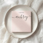 Girly Monogram Calligraphy  Rosa Anteckningsblock<br><div class="desc">Ett enkelt anteckningskort har en modern,  handskriven kalligrafi för ditt namn.</div>