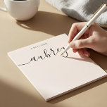 Girly Monogram Calligraphy  Rosa Anteckningsblock<br><div class="desc">Ett enkelt anteckningskort har en modern,  handskriven kalligrafi för ditt namn.</div>