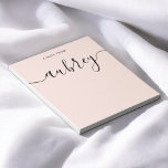Girly Monogram Calligraphy  Rosa Anteckningsblock<br><div class="desc">Ett enkelt anteckningskort har en modern,  handskriven kalligrafi för ditt namn.</div>