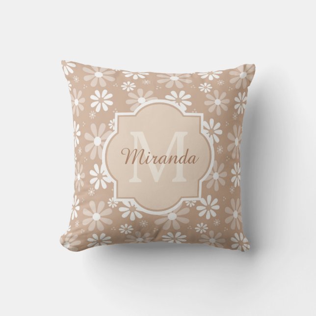 Girly Monogram Cute Tan Daisy Flowers och Namn Kudde (Framsida)