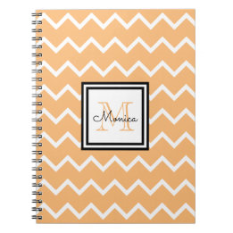 Girly Pastel Orange Namn Monogram Chevron Anteckningsbok