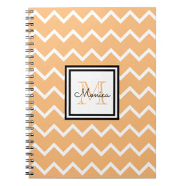 Girly Pastel Orange Namn Monogram Chevron Anteckningsbok