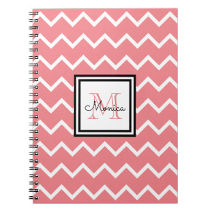 Girly Pastel Red Namn Monogram Chevron Anteckningsbok
