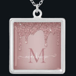 Girly Ro Guld Gnistra Glitter driver Monogram Silverpläterat Halsband<br><div class="desc">Girly Ro Gnistra Glitter driver Monogram Necklace med mode faux  rosa/ro Guld guld droppar i glitter på chicens bakgrund med anpassningsbarnas monogram och namn. Kontakta oss på cedarandstring@gmail.com om du behöver hjälp med designen eller matchande produkter.</div>