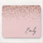 Girly Ro Guld -  Rosa Glitter Monogram Musmatta<br><div class="desc">Ro Guld -  Rosa Gnistra Glitter Brushed Metall Monogram Namn och Initial Mousepad (musknapp). Det gör perfekten söt 16-årsjubileum,  bröllop,  möhippa,  årsdag,  babydusch eller bachelorette-fest för någon som glam lyxen och chic stilar i kärlek.</div>