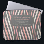 Girly Rosa Professionell Modern Laptop Fodral<br><div class="desc">Trendigets rosa,  vita och grått letar efter den arbetande professionellen. Lägg till namn,  titel,  namn för företag,  expertisområden och kontaktinformation. Se professionell på kundmöten,  handelsprogram eller på kontoret. Underbar för konsulter och även för student!</div>