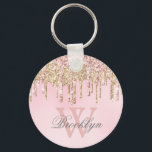 Girly  Rosa ros Guld Glitter driver Monogram Nyckelring<br><div class="desc">Den moderna, gigantiska rosa ros guld-glitter droppar det anpassade namnet i den monogrammade nyckelkedjan.Den här designen innehåller ljuspastellerna rosa ros guld och gult guld gnistra glitter droppar på rosa vattenfärgsbakgrund med namn och mongramtextmall. Namn är skrivet med ett elegant söt-handskrivet stil-teckensnitt. Perfekt feminin gigantisk gåva till alla som tycker om...</div>