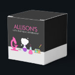 Girly Science Party Presentaskar<br><div class="desc">Känner du en tjej som kärlek science? Ett vetenskapligt tema, party, är perfekt för den lilla vetenskapsmannen i ditt liv! Gör det till en fantastisk-födelsedagsfest med favoritboxen för Girly Science-partiet designad av Enchantnya Design Company. De här dagboksförmånslådorna har en vetenskaplig labbinställning som är komplett med sak som ditt barn kan...</div>