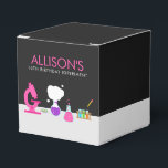 Girly Science Party Presentaskar<br><div class="desc">Känner du en tjej som kärlek science? Ett vetenskapligt tema, party, är perfekt för den lilla vetenskapsmannen i ditt liv! Gör det till en fantastisk-födelsedagsfest med favoritboxen för Girly Science-partiet designad av Enchantnya Design Company. De här dagboksförmånslådorna har en vetenskaplig labbinställning som är komplett med sak som ditt barn kan...</div>
