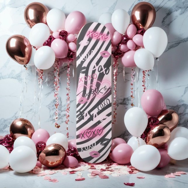 Girly White och Rosa XOXO Valentine Skateboard (With Love, XOXO, Galentine's Day, Hugs & Kisses, White & Gray Zebra Punk Princess Skateboard)