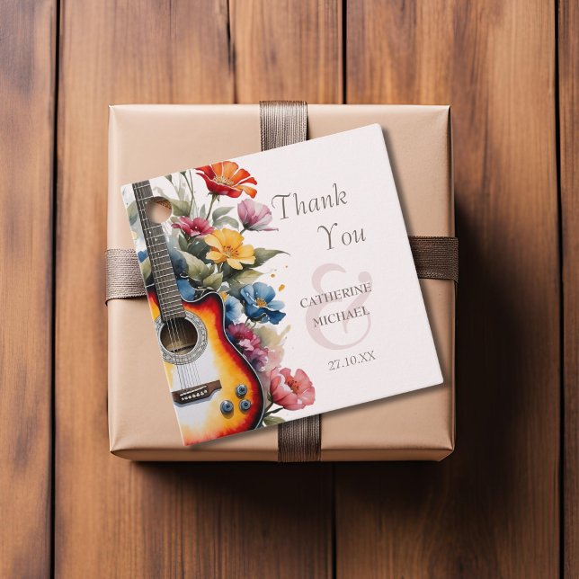 Gitarr Vildblomma Et-tecken Musikalisk Bröllop Gåvor Etiketter (Top view music theme wedding guitar wildflower meadow rustic favor Favor Tag)