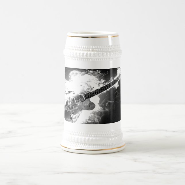 Gitarren avfyrar på Stein Sejdel (Center)