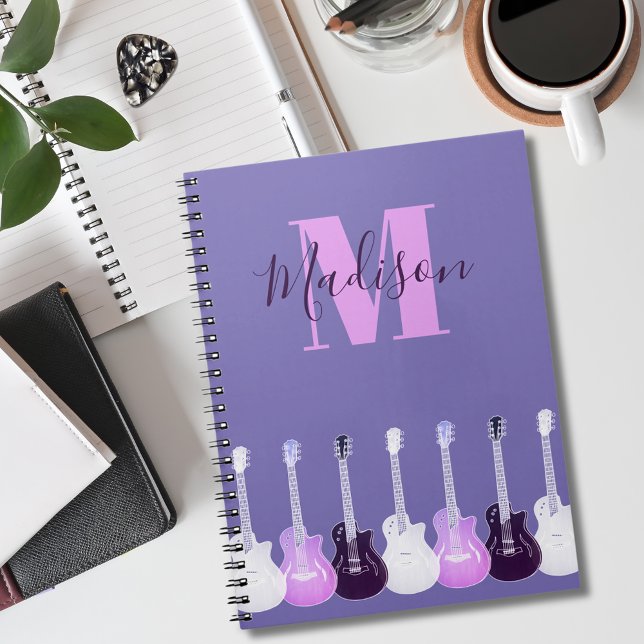 Gitarrmonogram Rosa Lila Anteckningsbok (Guitar pattern pink & purple personalized monogram notebook for guitarist musician songwriting ideas)