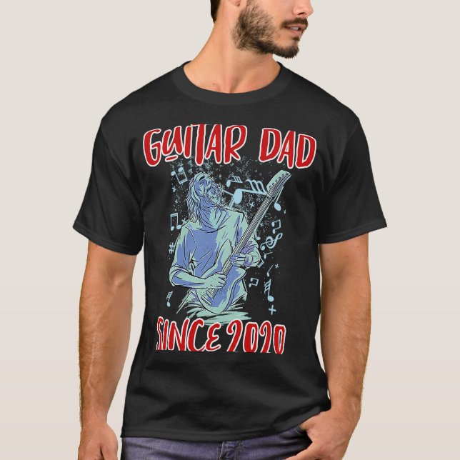 Gitarrpappa sedan 2020  1 t shirt (Framsida)