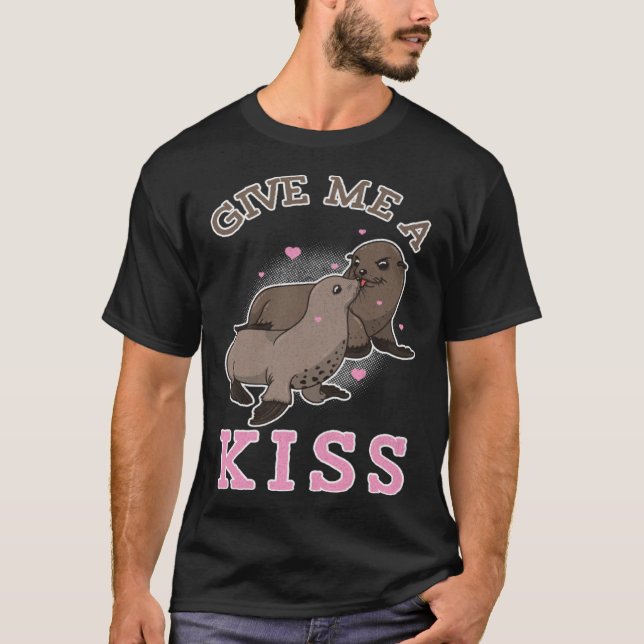 Give Me A Kiss Sealion Couple Ocean Animal T Shirt (Framsida)