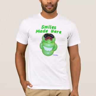 Gjorda leenden le här grön gigantisk ballongkonst t-shirt