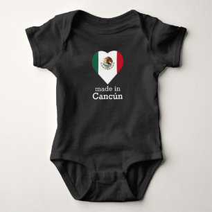 Gjort i den Cancún (det karibiska havet) T-shirt