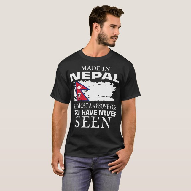 Gjort i Nepal mest enorm som ses aldrig T Shirt (Hel framsida)