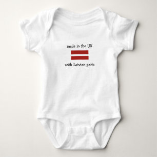gjort i UKEN med lettiska delar T-shirt