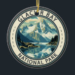 Glacier Bay National Park Illustration Travel Art Julgransprydnad Keramik<br><div class="desc">Glacier Bay Park-vektorteckningsdesign. Parken är ett hemland,  ett levande laboratorium,  en nationalpark,  en utsedd vildmark,  en biosfärreserv och en världsarvsplats.</div>